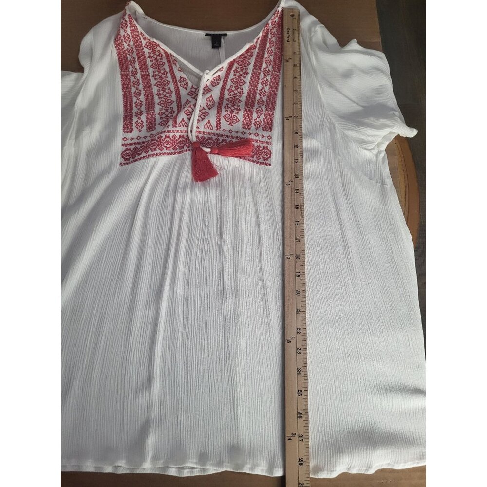 Torrid Womens SZ 2 Crinkle Peasant Boho Festival Blouse Embroidered Tassel Top - Picture 7 of 8